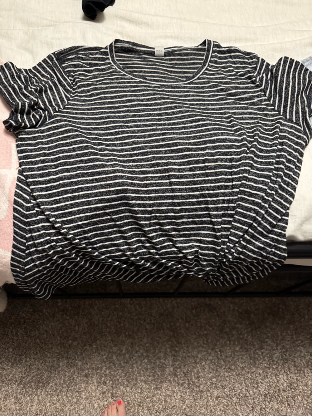 Old Navy Black & White Striped Twist-Hem Short Sleeve Tee